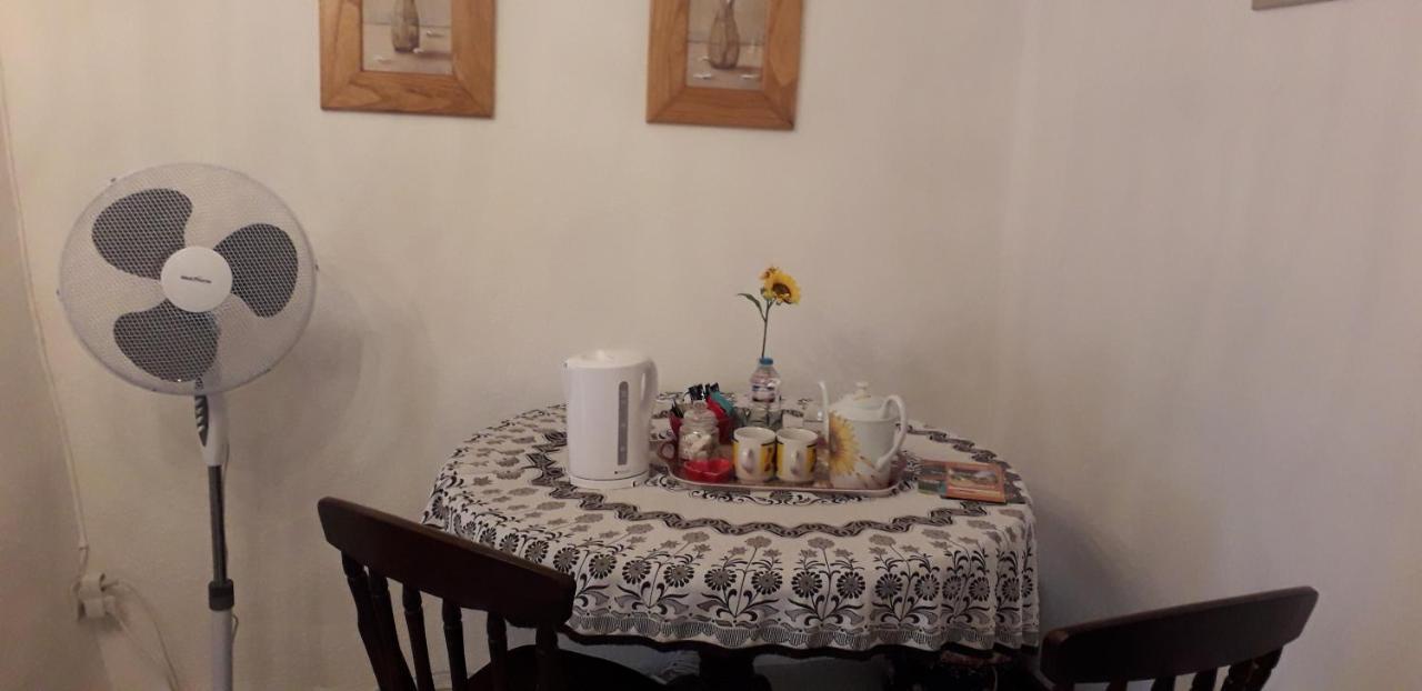 Montembœuf La Maison Des Fleurs מראה חיצוני תמונה