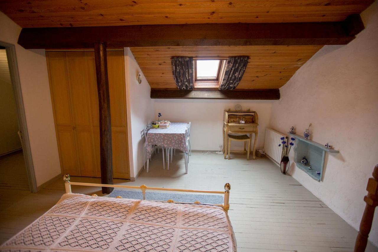 Montembœuf La Maison Des Fleurs מראה חיצוני תמונה